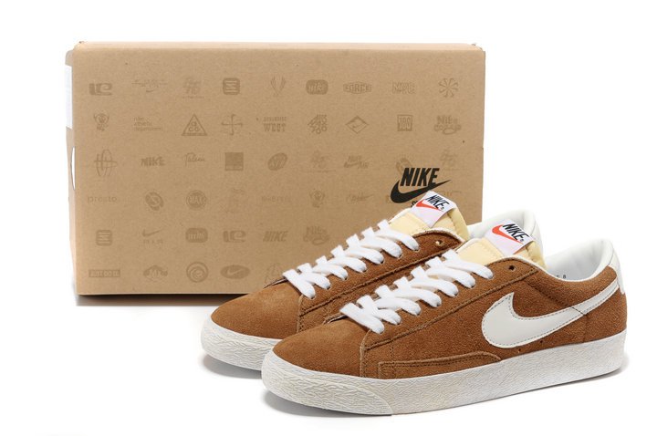 nike daim marron